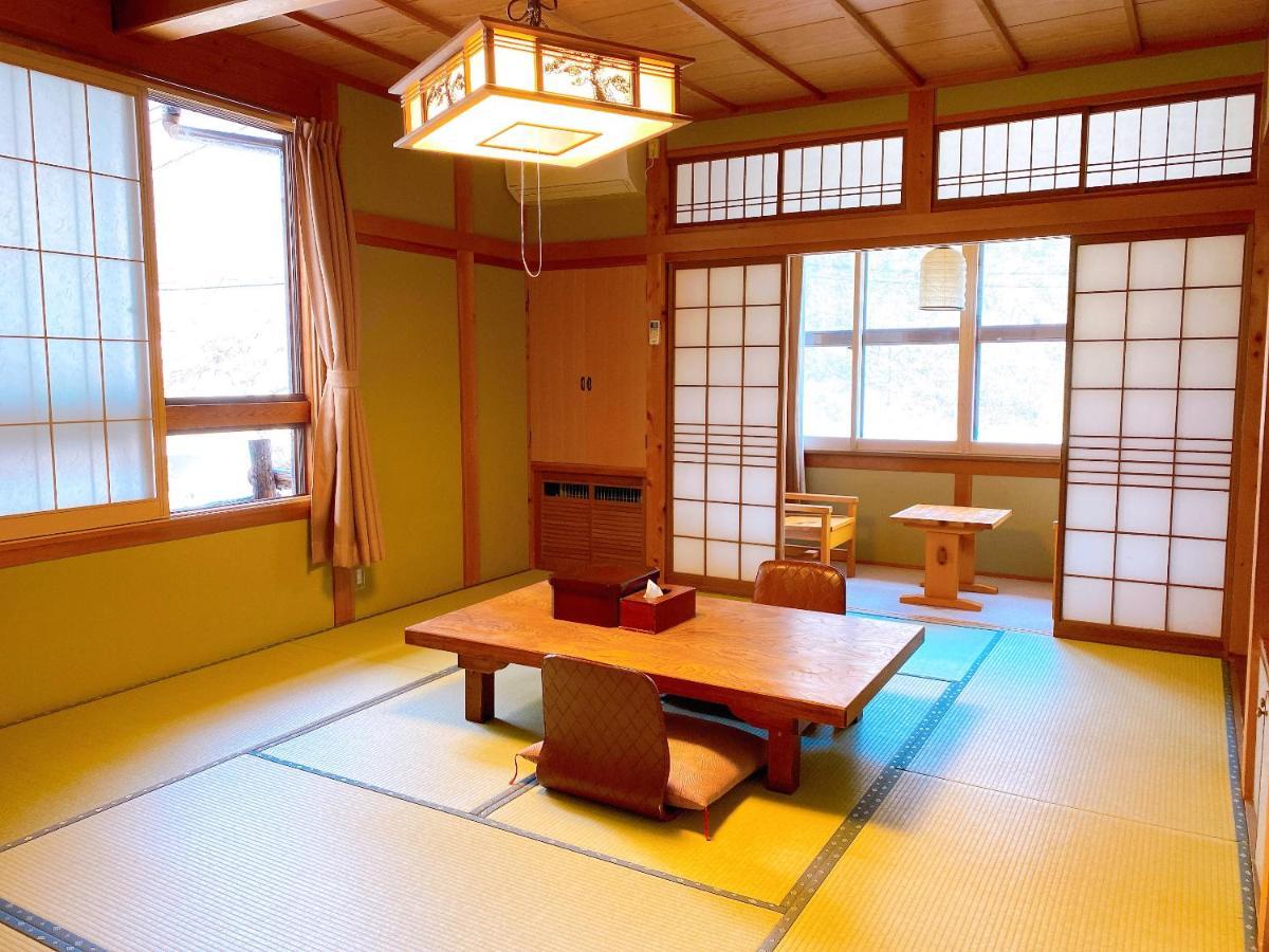 Hakuunsou Hotel Takajama Kültér fotó